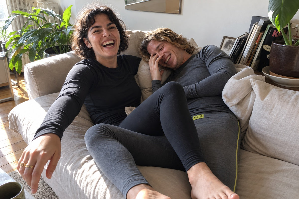 hold r2 02 sofa laugh reg